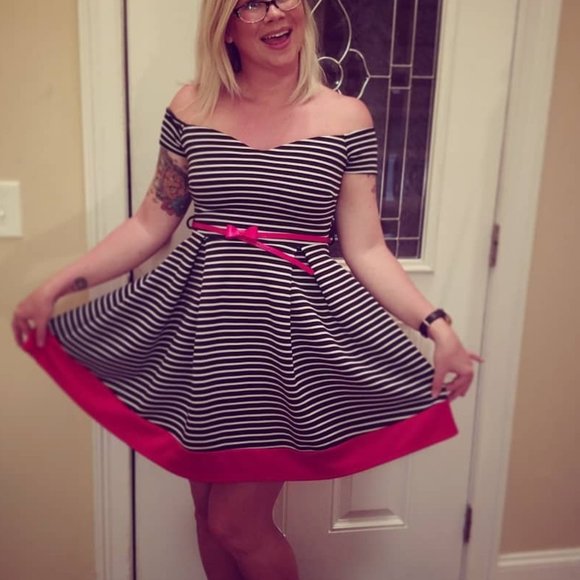 Papaya Dresses & Skirts - EUC Papaya Bardot Striped Dress Retro Pinup